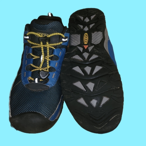 KEEN TARGHEE SPORT YOUTH SIZE 5 - Picture 1 of 6